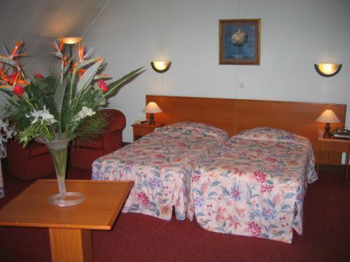 Hostellerie Lou Pahou Ronse Exterior foto