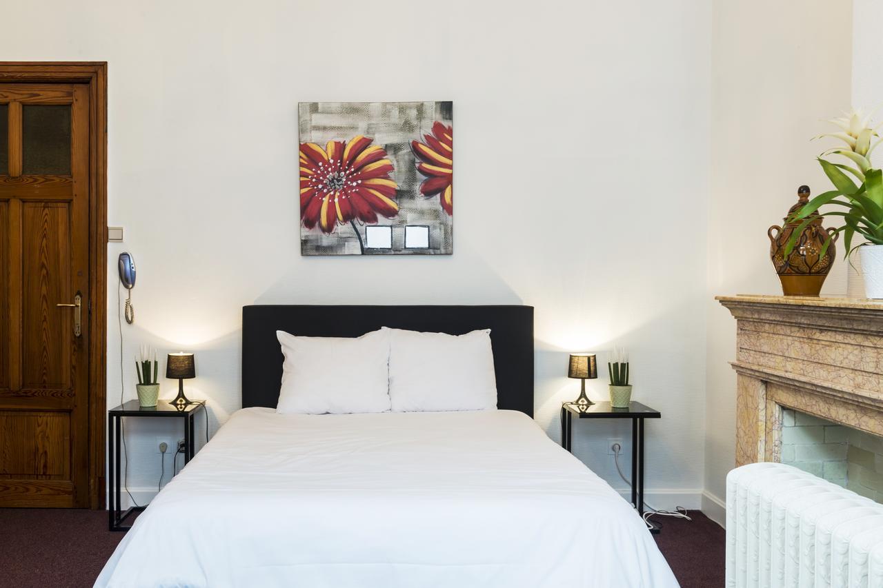 Hostellerie Lou Pahou Ronse Exterior foto